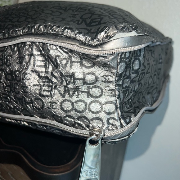 Authentic Chanel Silver Metallic 31 Rue Cambon Tote Bag - Picture 10 of 16